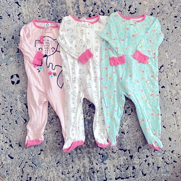 Gerber Other - Gerber sleep n play. Size 6/9 months. Fox design.